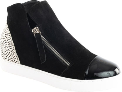 Moselle - Black/White Pony